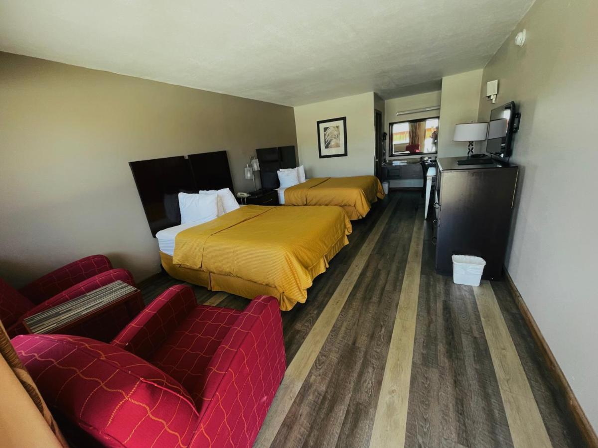 Mountain Grove Royal Inn & Suites מראה חיצוני תמונה