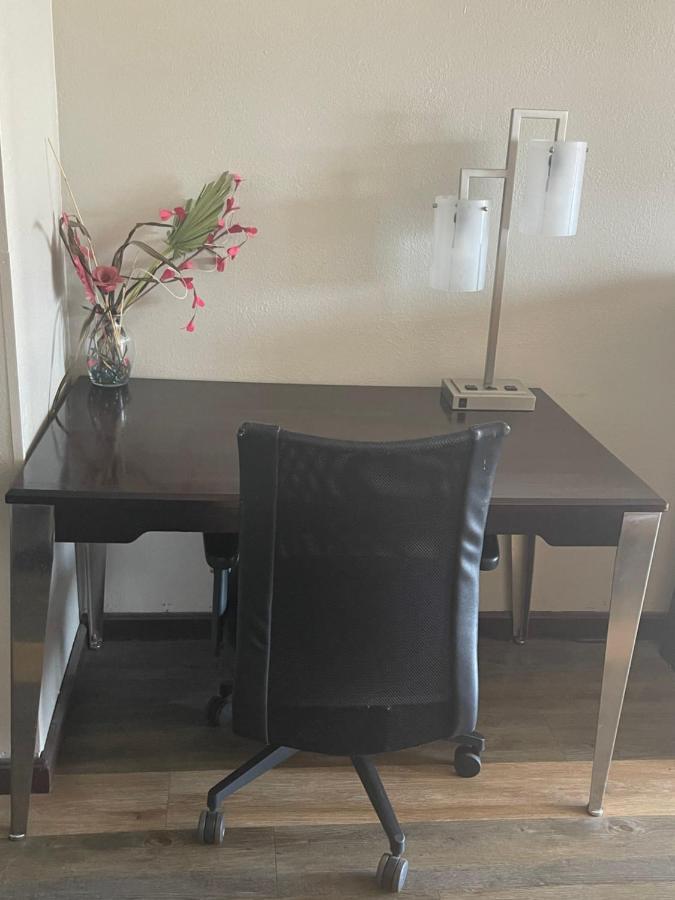 Mountain Grove Royal Inn & Suites מראה חיצוני תמונה