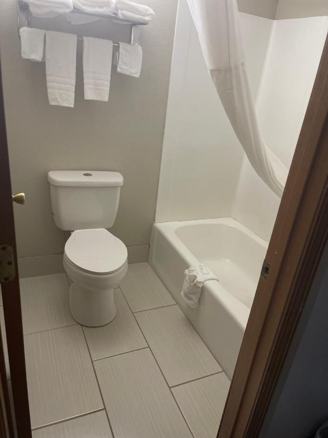 Mountain Grove Royal Inn & Suites מראה חיצוני תמונה