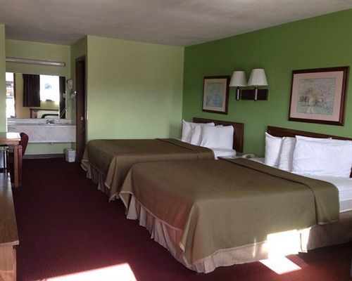 Mountain Grove Royal Inn & Suites מראה חיצוני תמונה